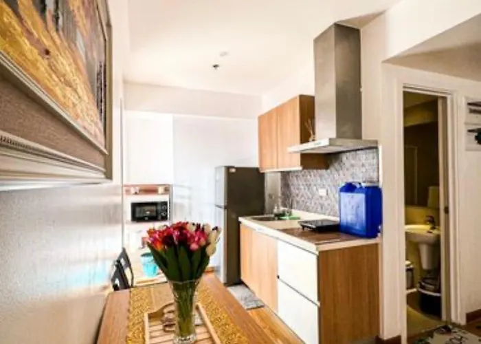 2 Bedrooms Penthouse In Azure Paranaque Apartment *